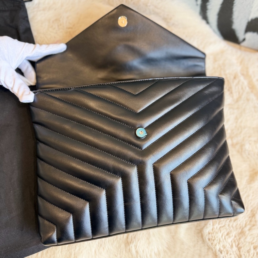 Saint Laurent Monogram Loulou document holder - Picture 14 of 16